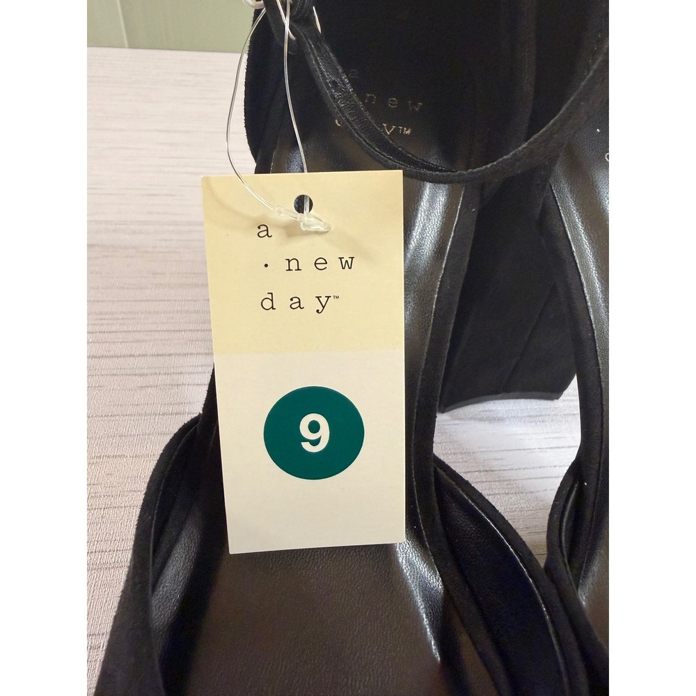A New Day Size 9 Black Faux Suede Platform Block Heel Ankle Strap Pumps Womens - Picture 8 of 9